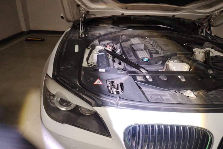 Used BMW 7 Series 2009 740Li Leading Model Engine Bay Right