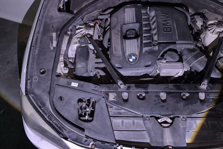 Used BMW 7 Series 2009 740Li Leading Model Engine Bay Right
