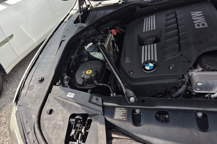 Used BMW 7 Series 2009 730Li Leading Model Engine Bay Right