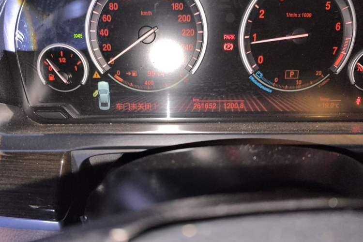 Used BMW 7 Series 2009 740Li Leading Model Odometer Close Up