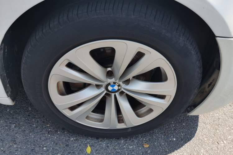Used BMW 7 Series 2009 730Li Leading Model Right Front Wheel Hub