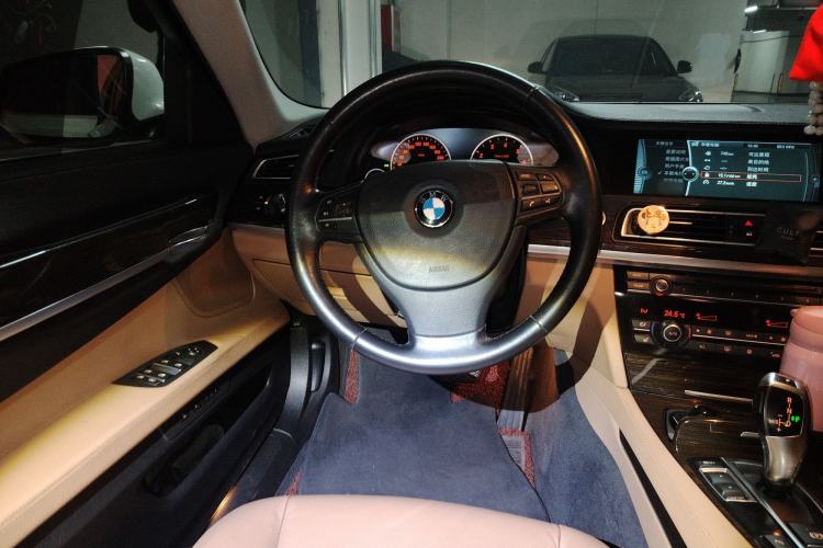 Used BMW 7 Series 2009 740Li Leading Model Steering Wheel