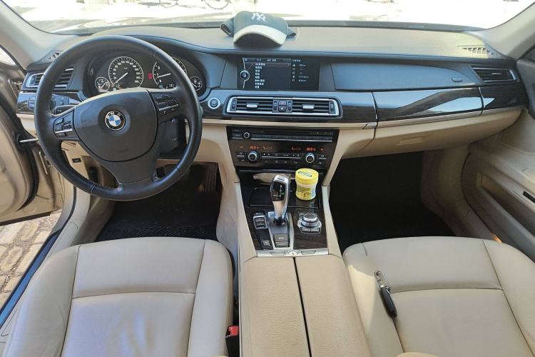 Used BMW 7 Series 2009 740Li Leading Model Center Console