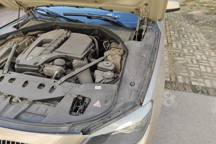 Used BMW 7 Series 2009 740Li Leading Model Engine Bay Left