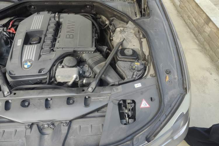 Used BMW 7 Series 2009 740Li Luxury Model Engine Bay Left