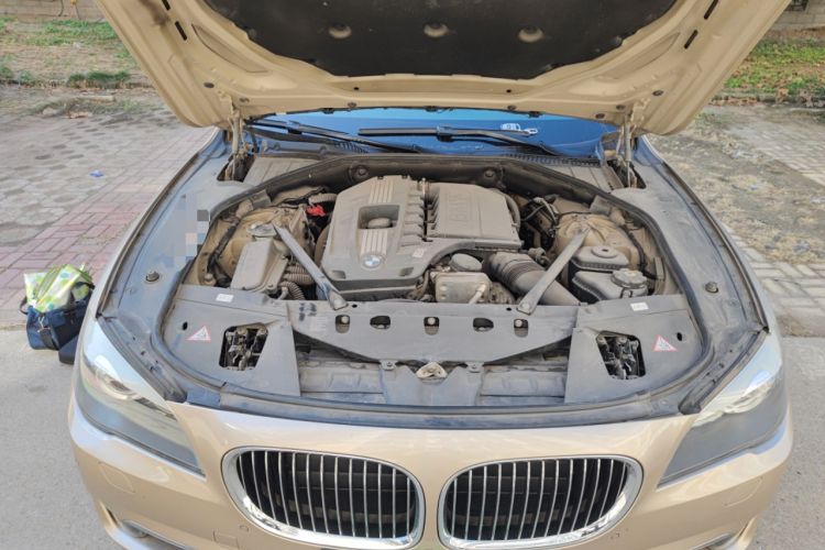 Used BMW 7 Series 2009 740Li Leading Model Engine Bay