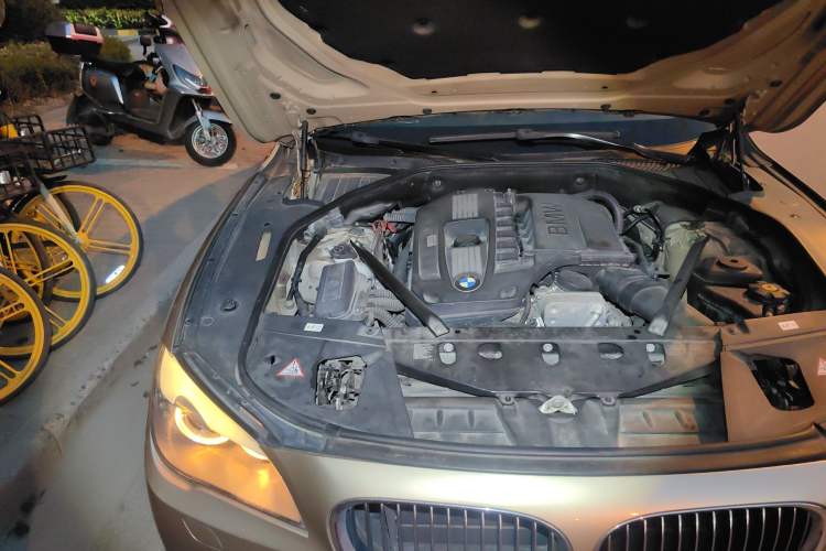 Used BMW 7 Series 2009 740Li Leading Model Engine Bay Right