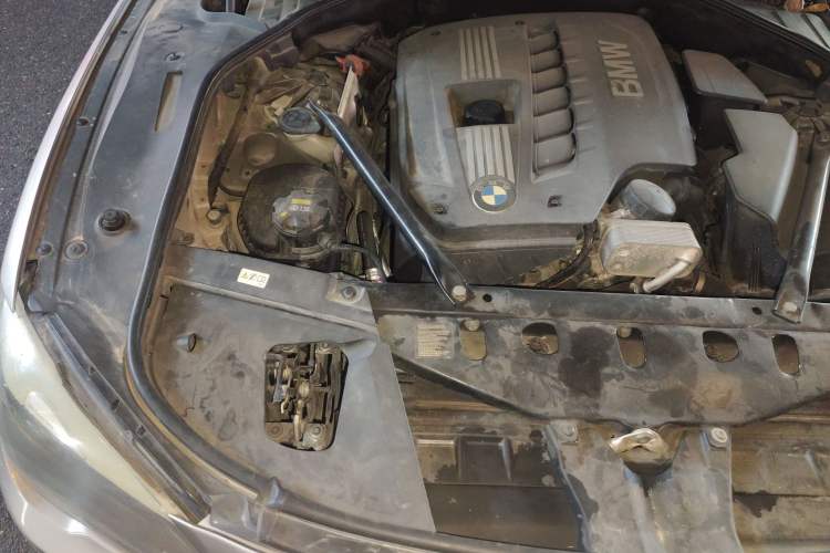 Used BMW 7 Series 2009 730Li Luxury Model Engine Bay Right