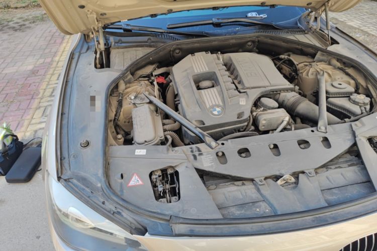 Used BMW 7 Series 2009 740Li Leading Model Engine Bay Right