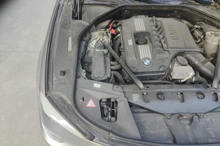 Used BMW 7 Series 2009 740Li Luxury Model Engine Bay Right