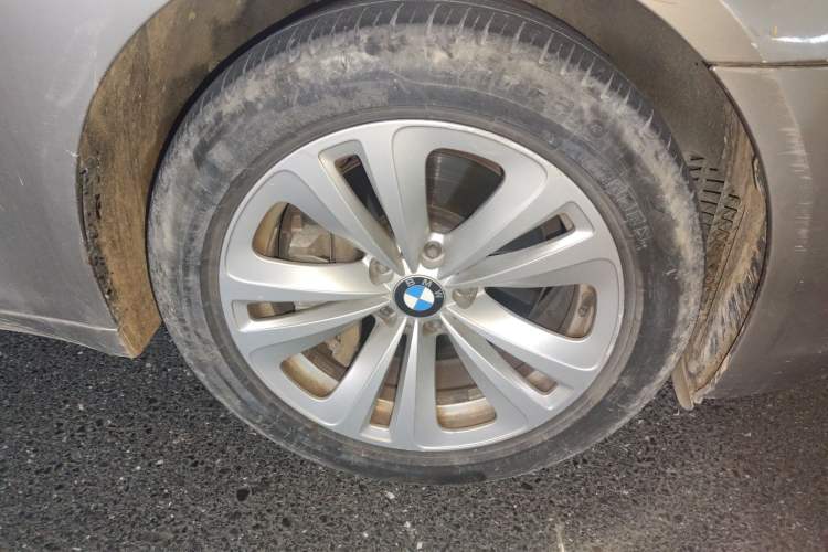 Used BMW 7 Series 2009 730Li Luxury Model Right Front Wheel Hub