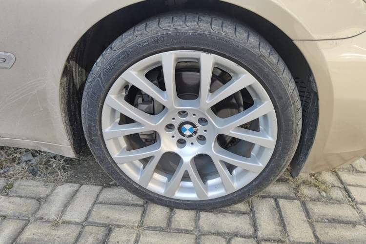 Used BMW 7 Series 2009 740Li Leading Model Right Front Wheel Hub