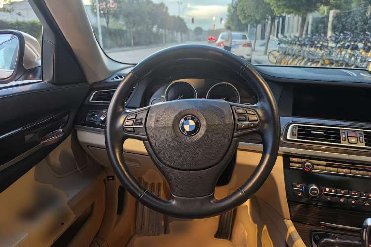 Used BMW 7 Series 2009 740Li Leading Model Steering Wheel