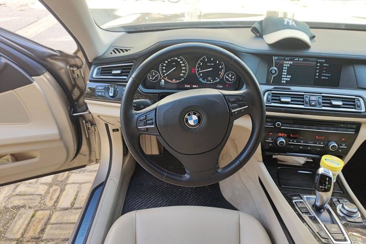 Used BMW 7 Series 2009 740Li Leading Model Steering Wheel