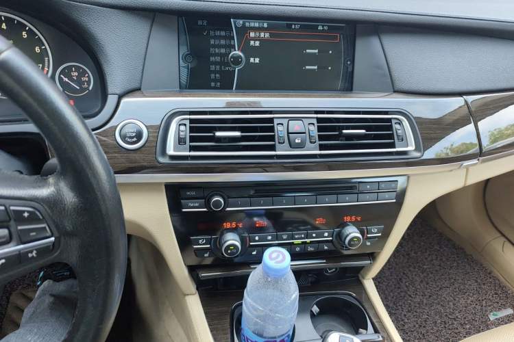 Used BMW 7 Series 2010 750Li Audio And AC Panel