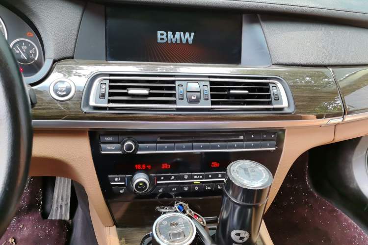 Used BMW 7 Series 2010 750Li Audio And AC Panel