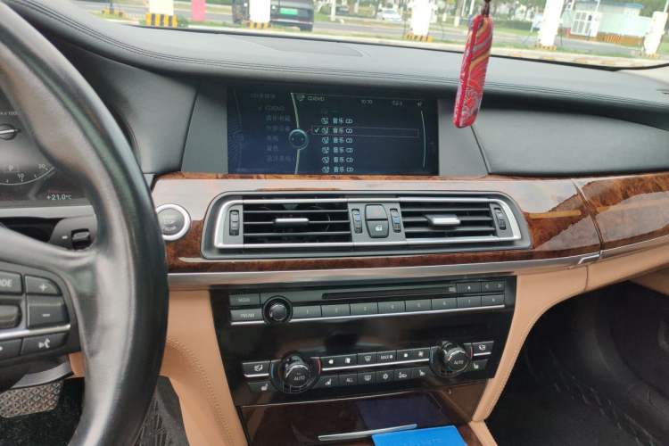 Used BMW 7 Series 2010 760Li Audio And AC Panel