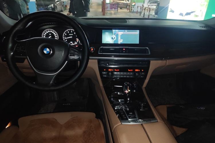 Used BMW 7 Series 2010 760Li Center Console