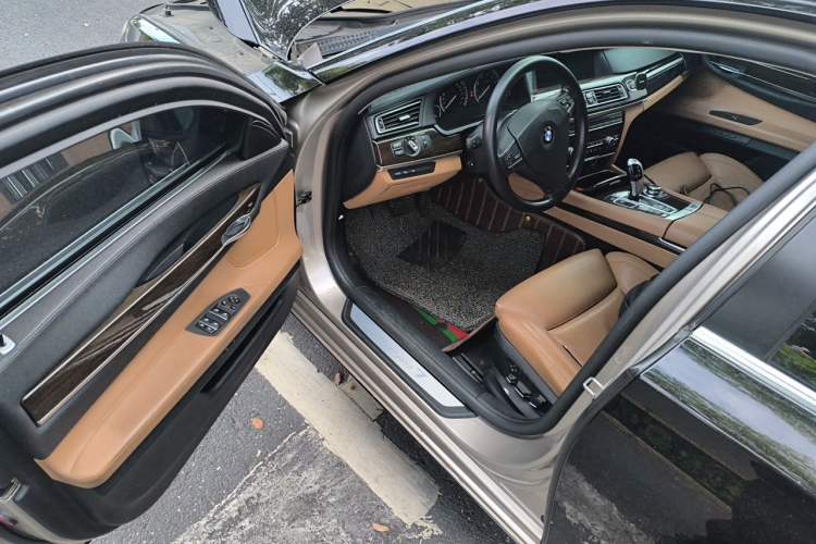 Used BMW 7 Series 2010 4.4T hybrid version Driver Seat