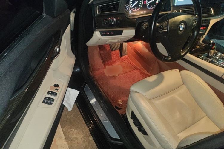 Used BMW 7 Series 2010 4.4T hybrid version Driver Seat
