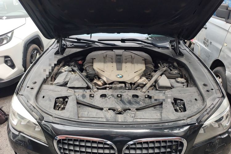 Used BMW 7 Series 2010 750Li Engine Bay