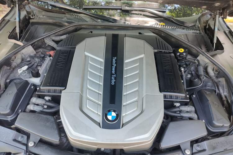 Used BMW 7 Series 2010 760Li Engine Bay