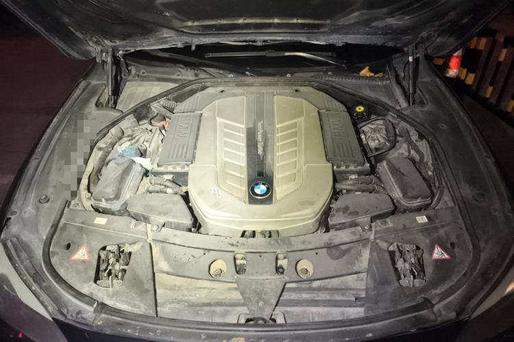Used BMW 7 Series 2010 760Li Engine Bay