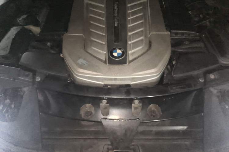 Used BMW 7 Series 2010 760Li Engine Bay