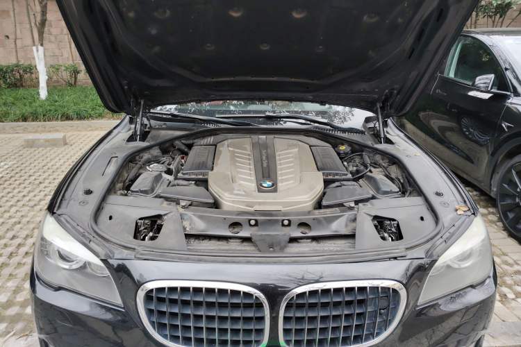 Used BMW 7 Series 2010 760Li Engine Bay