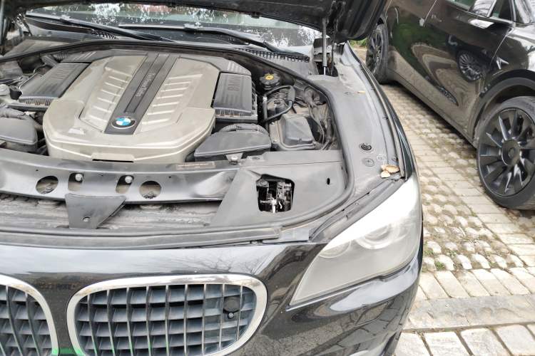 Used BMW 7 Series 2010 760Li Engine Bay Left