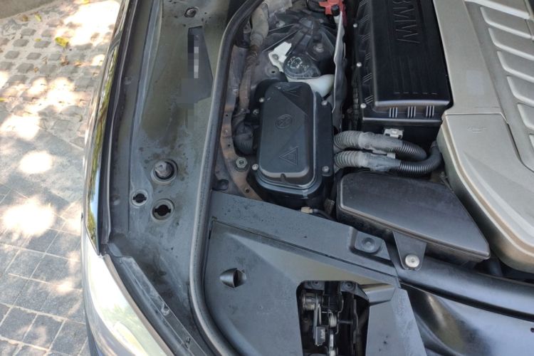 Used BMW 7 Series 2010 760Li Engine Bay Right