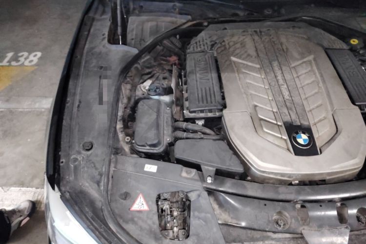 Used BMW 7 Series 2010 760Li Engine Bay Right
