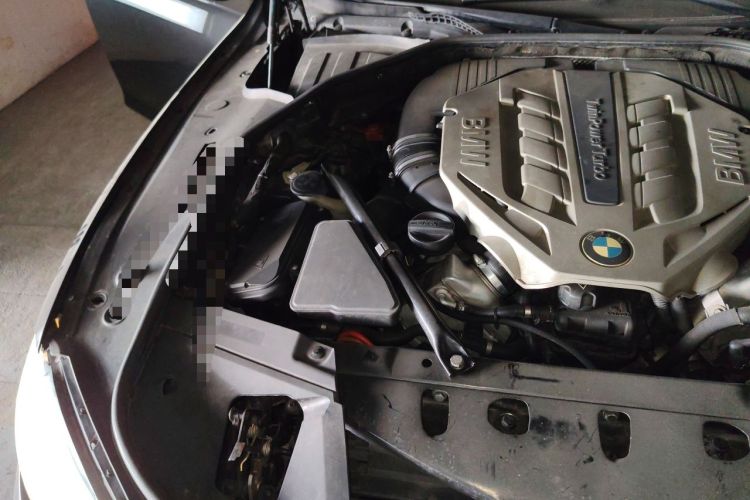 Used BMW 7 Series 2010 750Li Engine Bay Right
