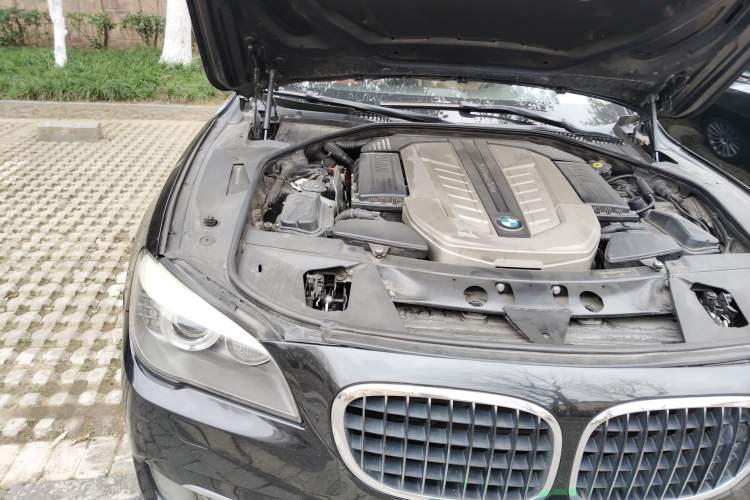 Used BMW 7 Series 2010 760Li Engine Bay Right