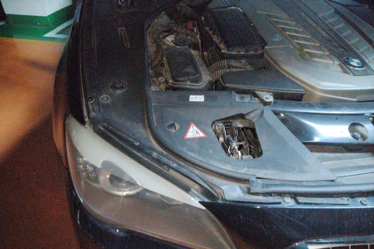 Used BMW 7 Series 2010 760Li Engine Bay Right