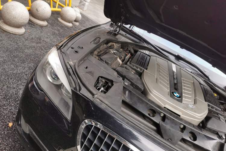 Used BMW 7 Series 2010 760Li Engine Bay Right