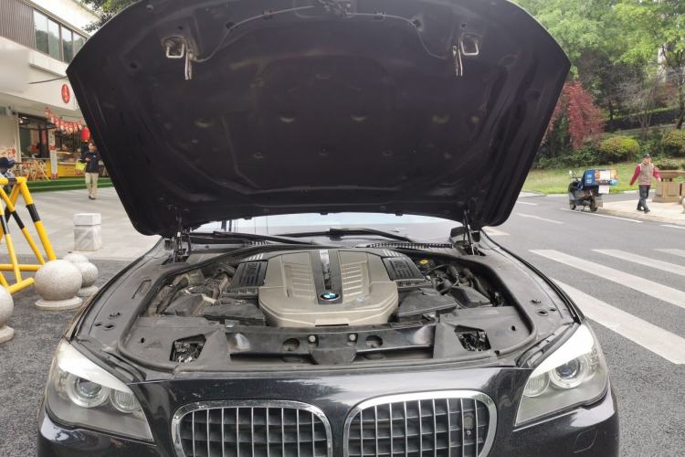 Used BMW 7 Series 2010 760Li Engine Bay