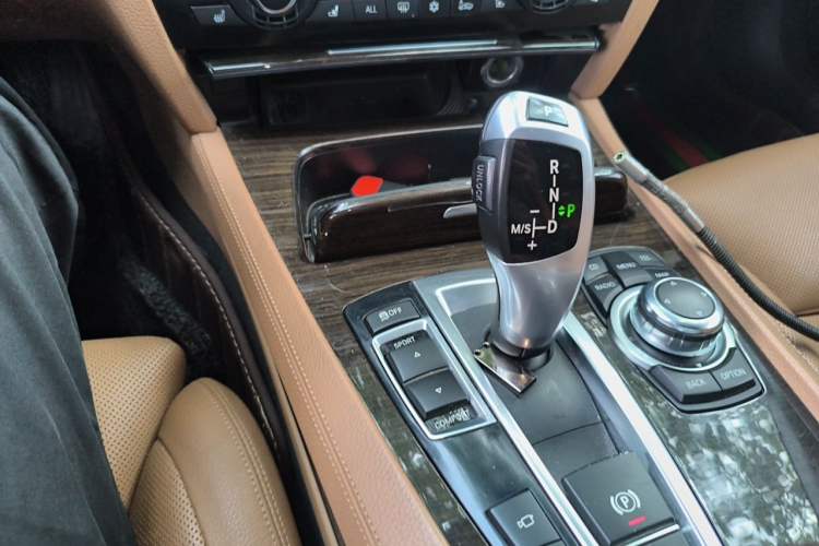 Used BMW 7 Series 2010 4.4T hybrid version Gear Lever