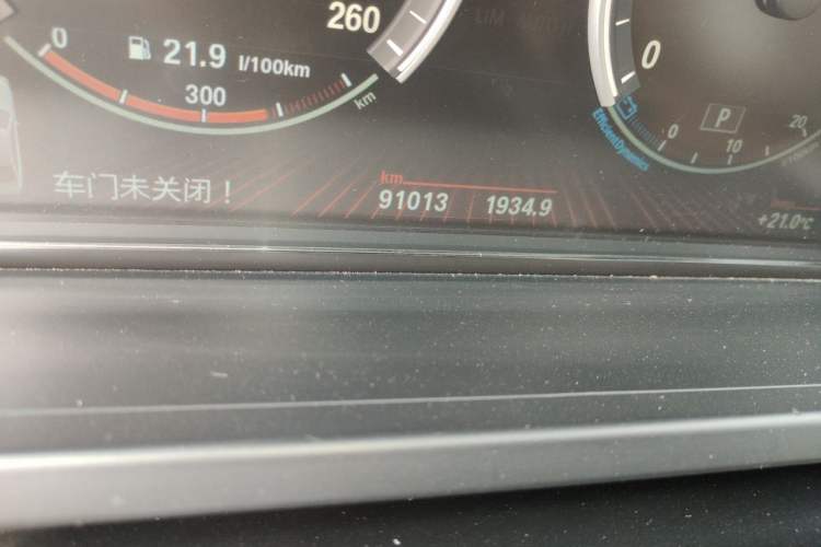 Used BMW 7 Series 2010 760Li Odometer Close Up