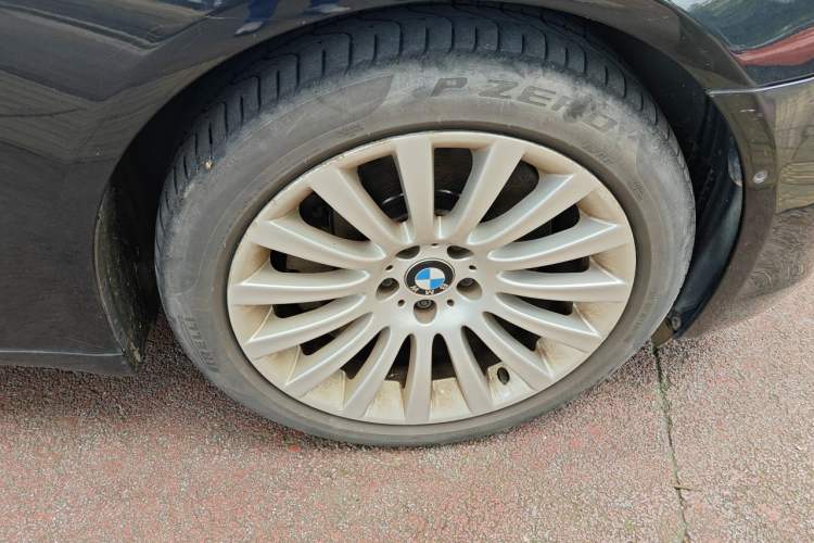 Used BMW 7 Series 2010 760Li Right Front Wheel Hub