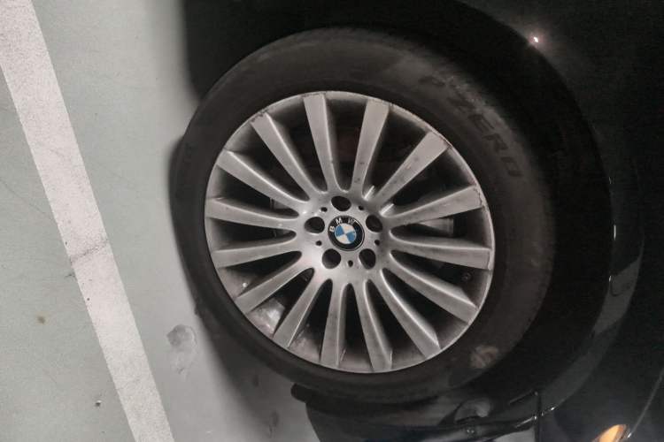 Used BMW 7 Series 2010 760Li Right Front Wheel Hub
