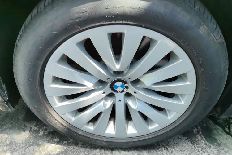 Used BMW 7 Series 2010 750Li Right Front Wheel Hub