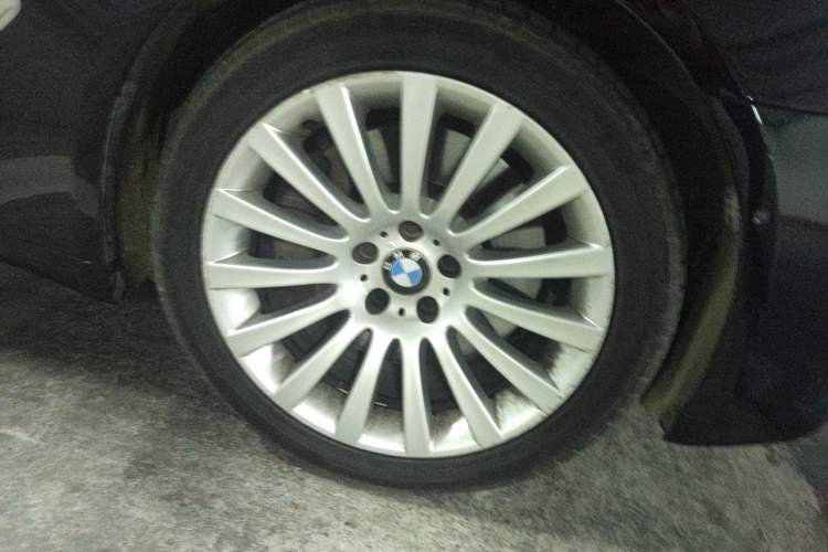 Used BMW 7 Series 2010 4.4T hybrid version Right Front Wheel Hub