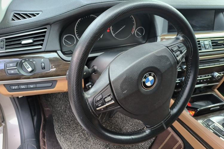 Used BMW 7 Series 2010 4.4T hybrid version Steering Wheel