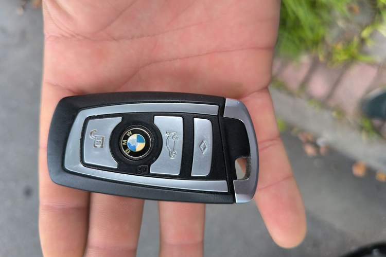 Used BMW 7 Series 2010 4.4T hybrid version Vehicle Key