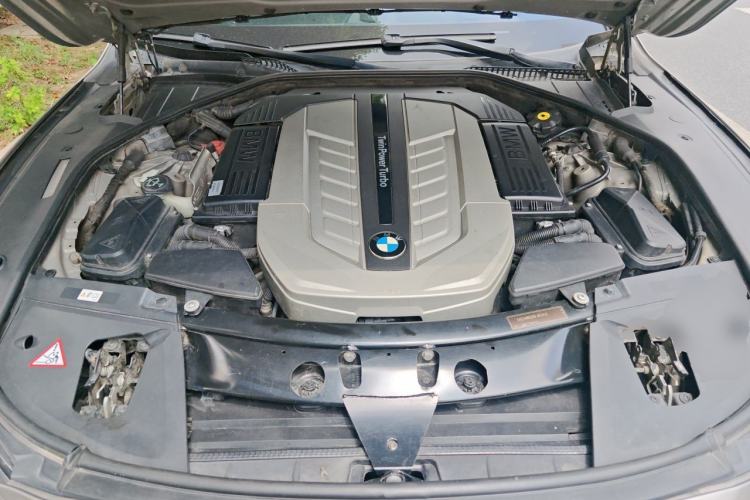 Used BMW 7 Series 2010 760Li Engine Bay