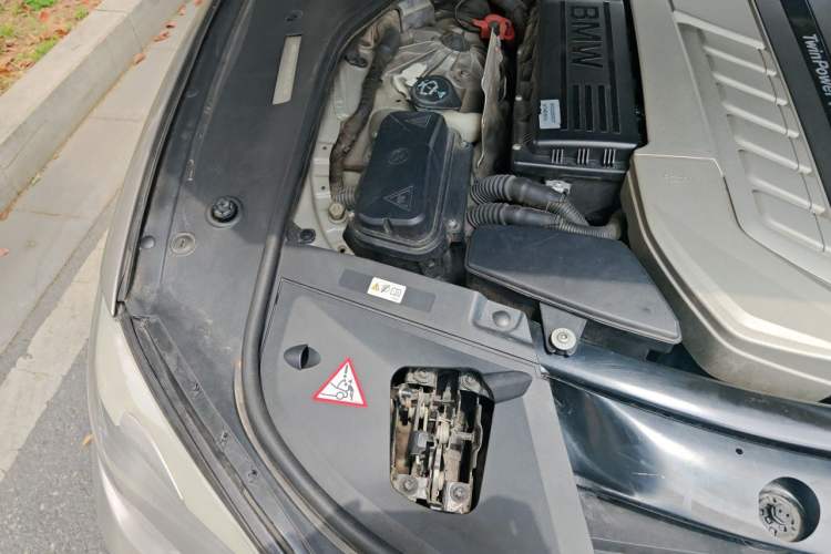 Used BMW 7 Series 2010 760Li Engine Bay Right