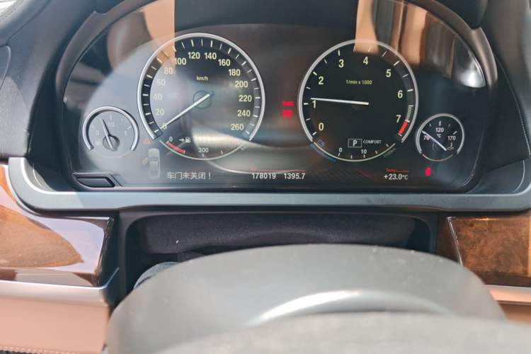 Used BMW 7 Series 2010 760Li Odometer Close Up