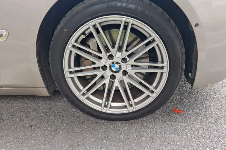 Used BMW 7 Series 2010 760Li Right Front Wheel Hub