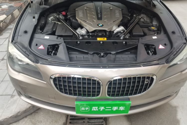 Used BMW 7 Series 2010 4.4T hybrid version Engine Bay